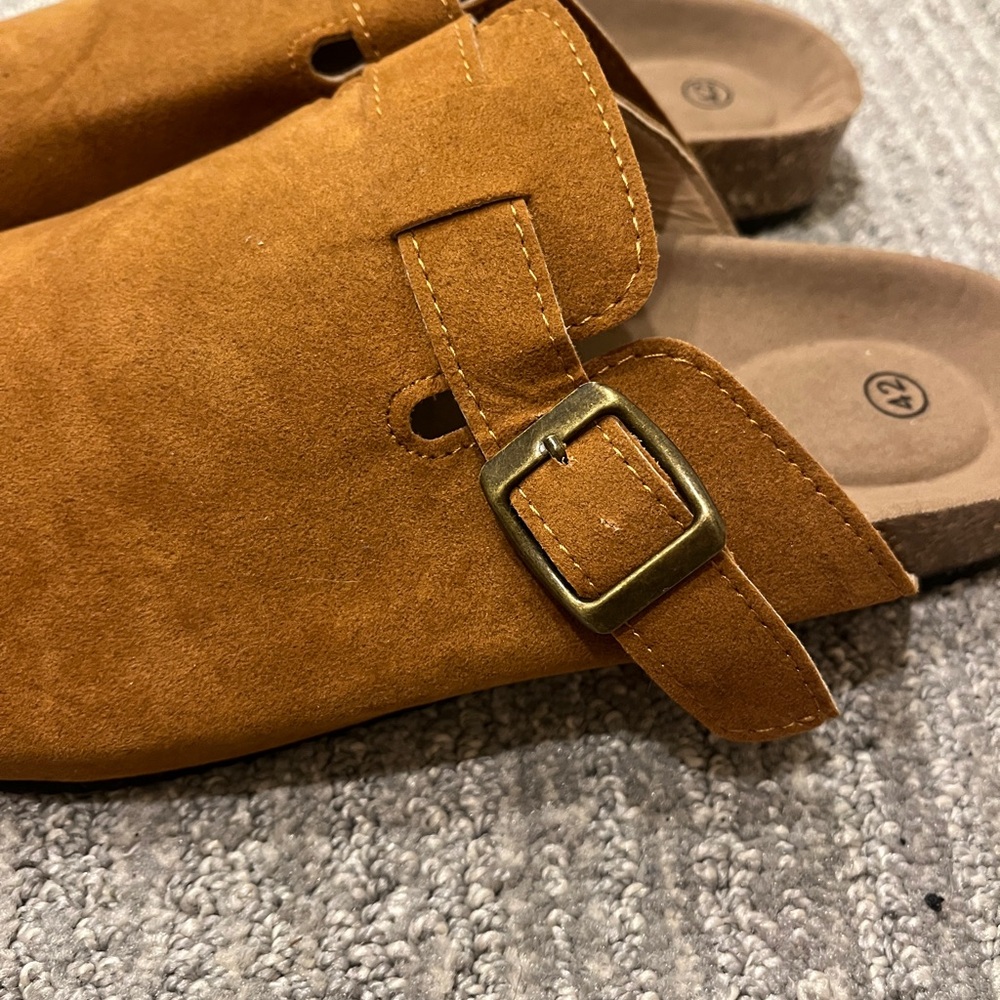 New Boston style Clog - Picture 3 of 5